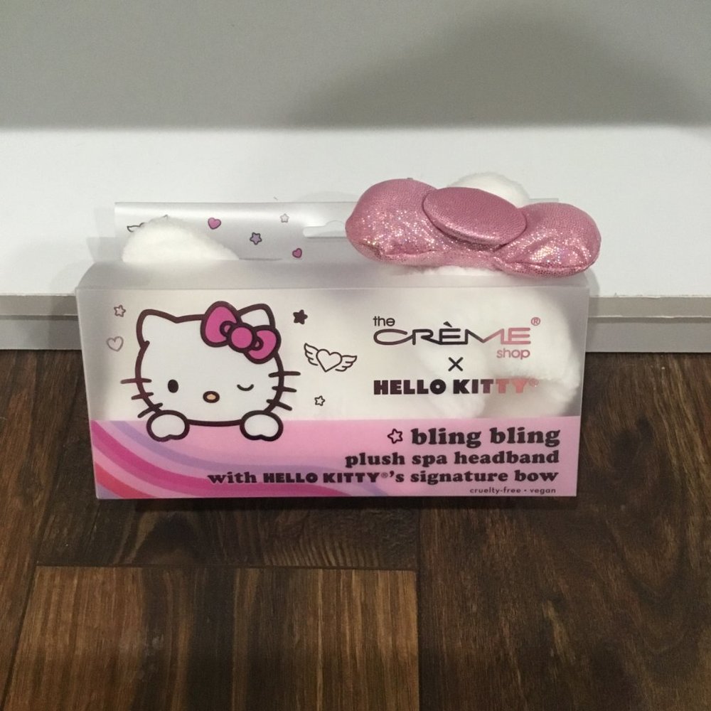 Hello Kitty Korean Skincare and Travel Case Bundle - Picture 7 of 11